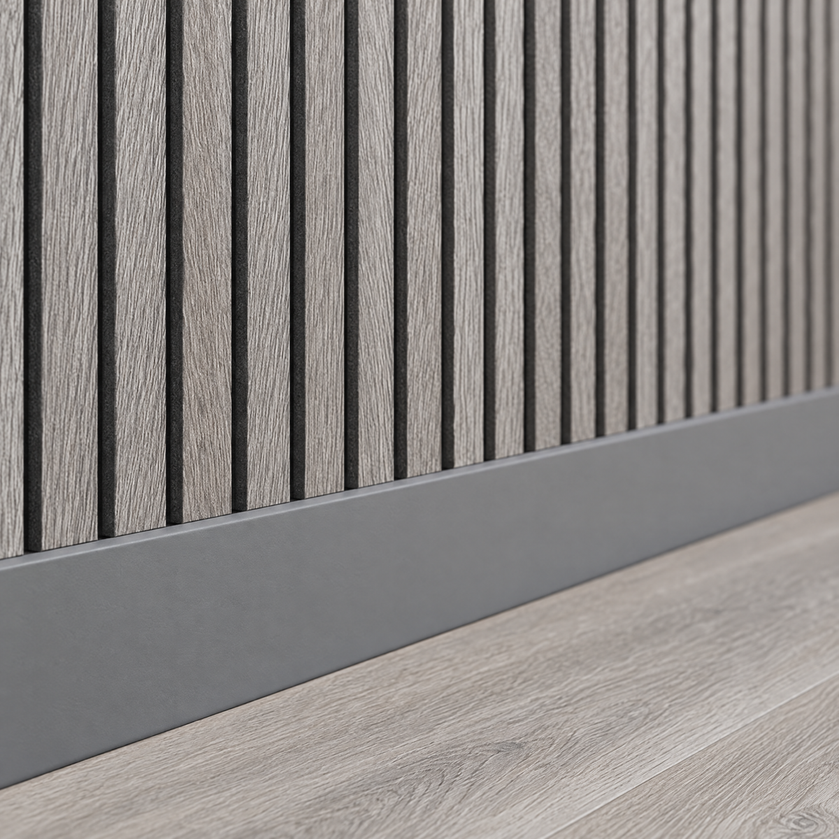 Papier peint 3D effet bois gris, détail de la plinthe