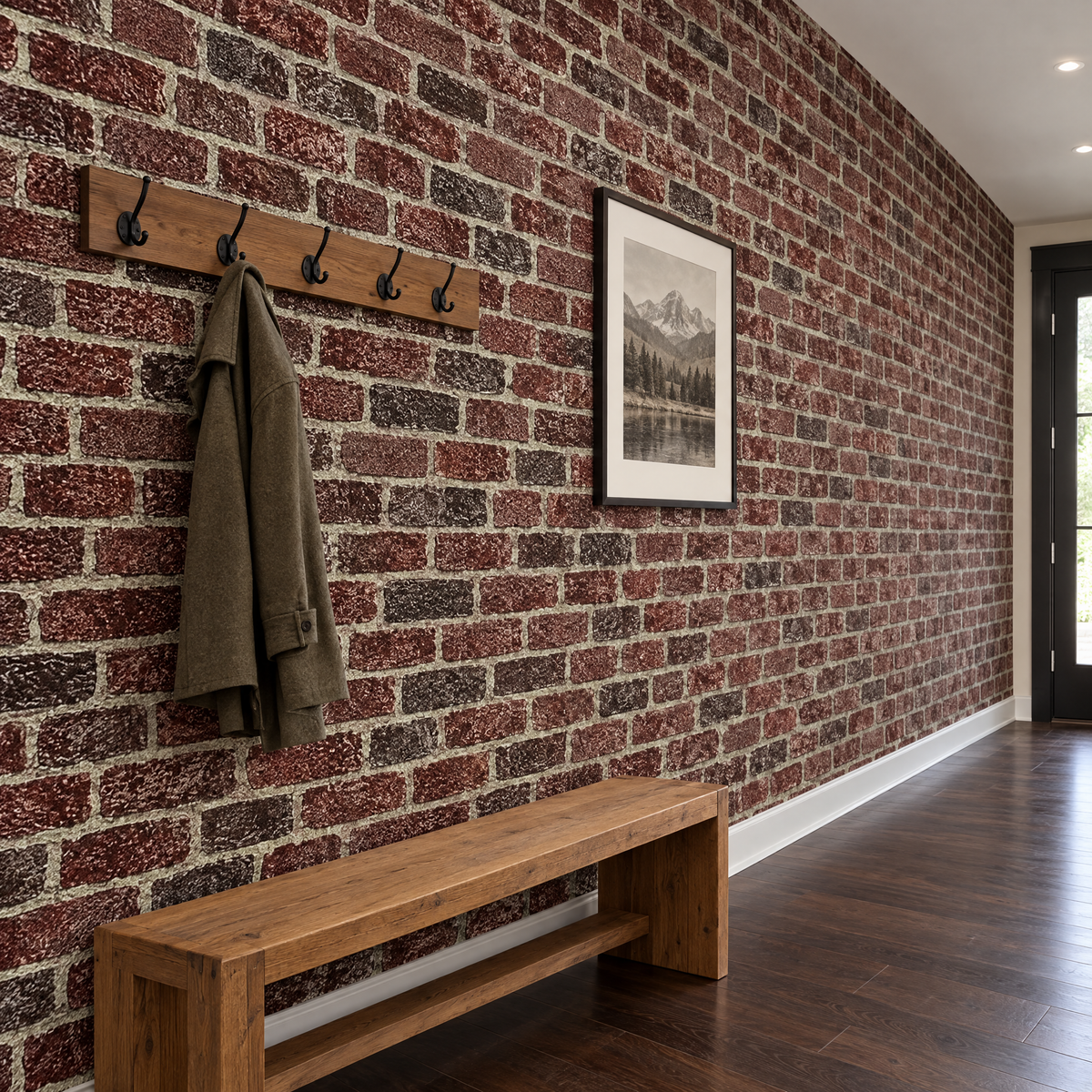 Couloir avec papier peint effet brique rouge et marron, banc en bois et porte-manteau