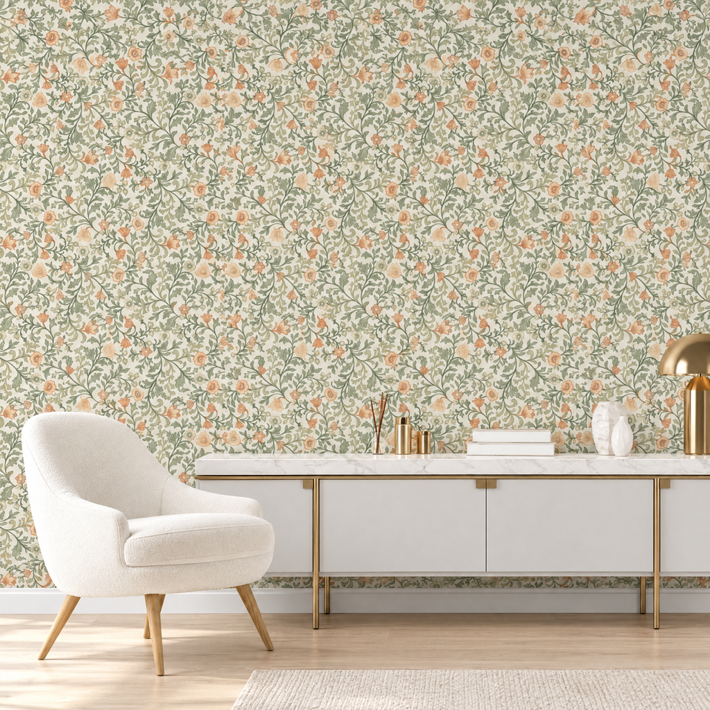 Papier peint floral vert sauge et pêche sur fond blanc dans un salon