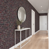 Couloir avec papier peint effet brique gris anthracite et bordeaux