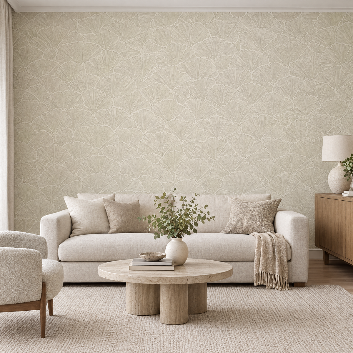 Papier peint feuilles de ginkgo beige et crème dans un salon