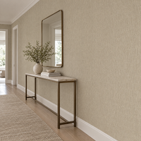 Papier peint effet bois texturé beige dans un couloir