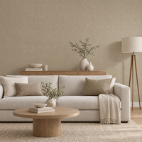 Papier peint effet bois texturé beige dans un salon moderne